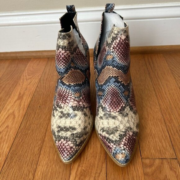 NWOB Multi-colored Snakeskin Style Side Slit Booties Boots Size 8 Chunky Heel - Picture 2 of 6